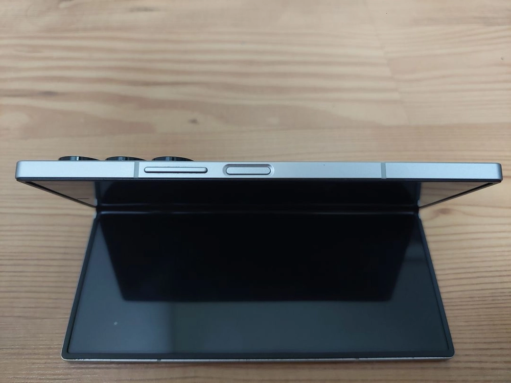 갤럭시 폴드 6 실버 256GB(자급제) 이미지
