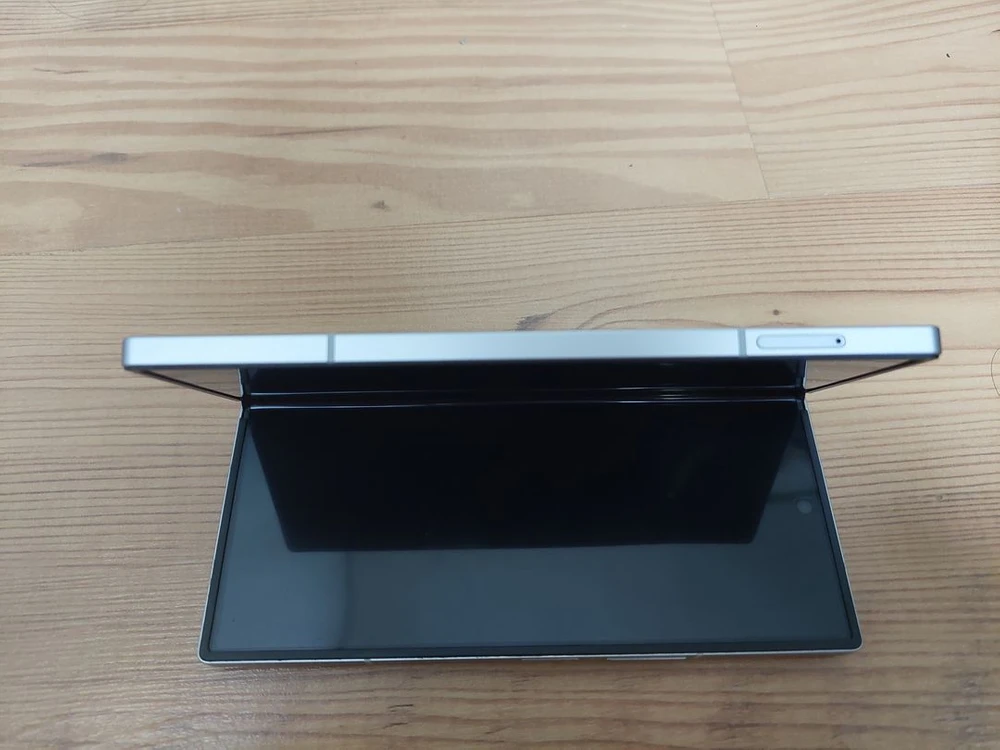 갤럭시 폴드 6 실버 256GB(자급제) 이미지