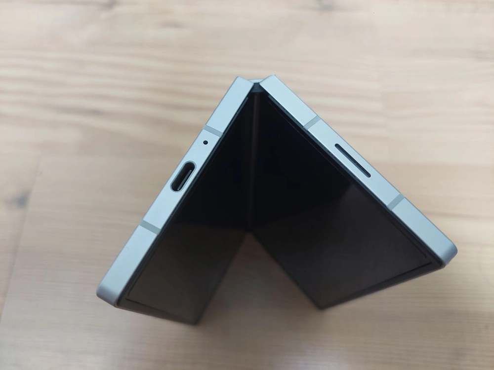 갤럭시 폴드 6 실버 256GB(자급제) 이미지