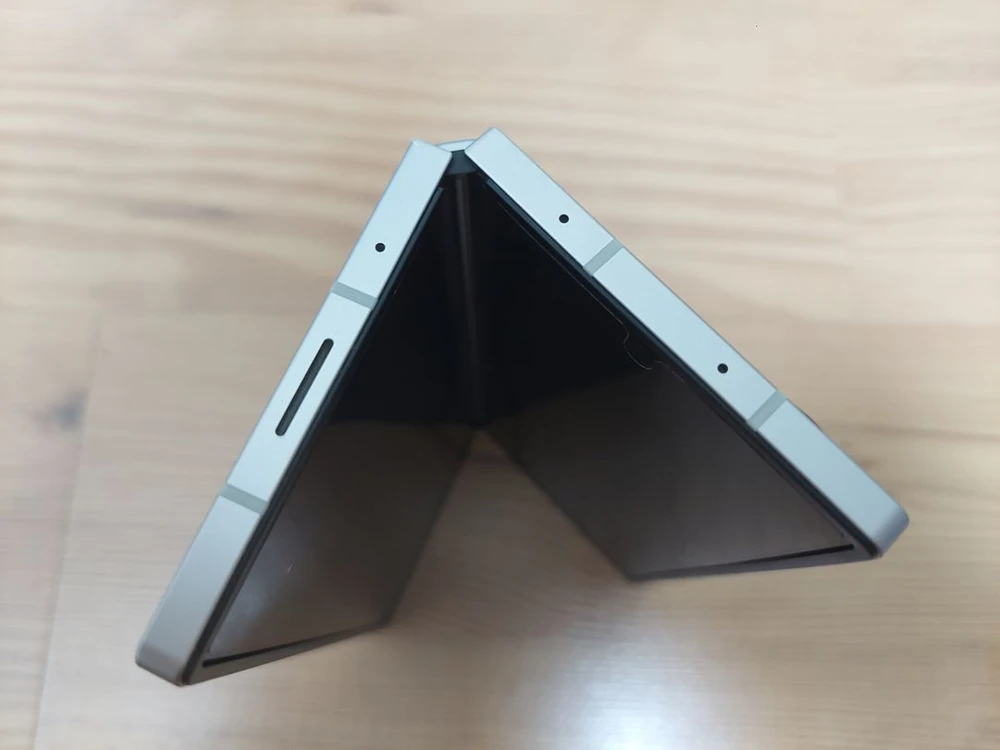 갤럭시 폴드 6 실버 256GB(자급제) 이미지