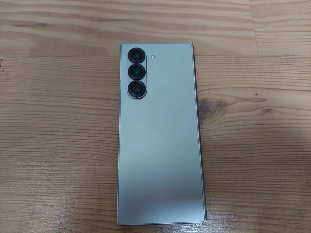 갤럭시 폴드 6 실버 256GB(자급제) 이미지