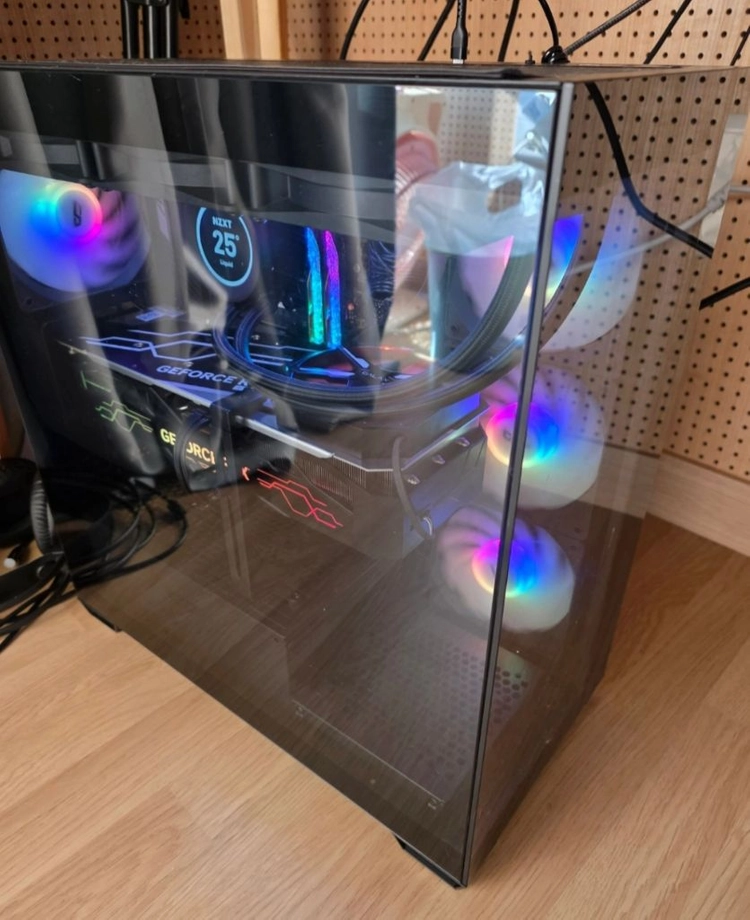 9800x3d RTX 4080super 본체팝니다 - 안심되는 중고거래