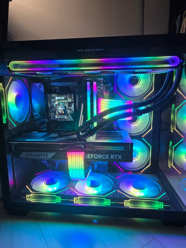 라이젠7 9800X3D RTX5080 신품본체 팝니다 이미지