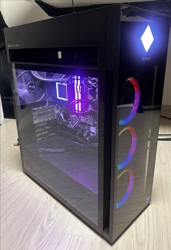 HP OMEN 45L 14700K / 32GB / 1TB / 1200w 반본체 판매합니다. 이미지