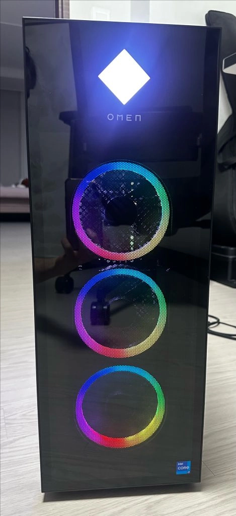 HP OMEN 45L 14700K / 32GB / 1TB / 1200w 반본체 판매합니다. 이미지