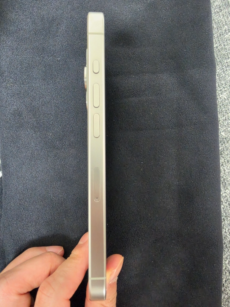 아이폰 15프로 화이트 128 + 애플워치7 45mm 이미지