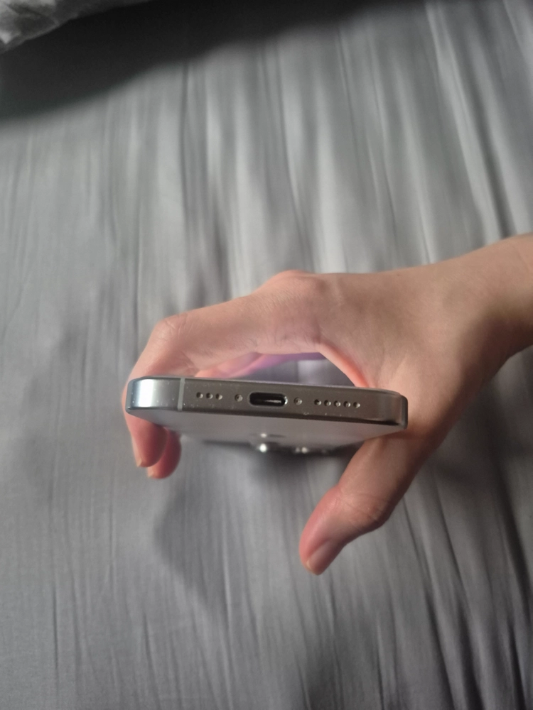 아이폰16프로 256gb 화이트 이미지