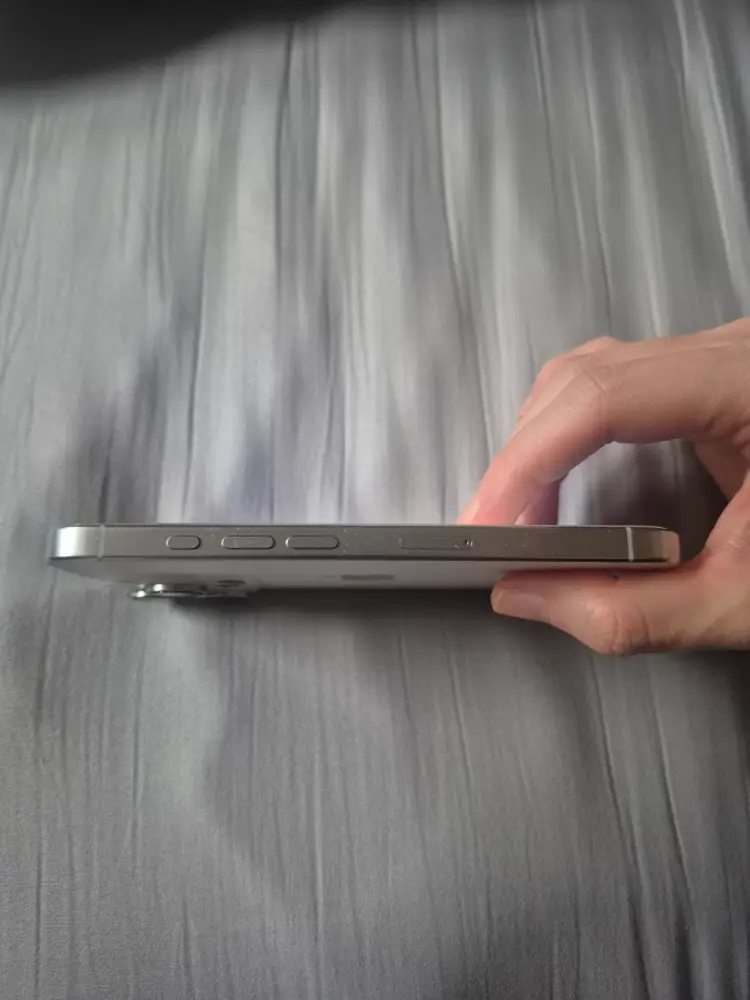 아이폰16프로 256gb 화이트 이미지