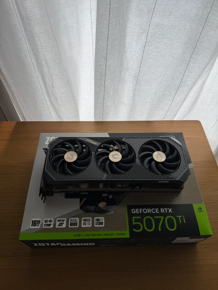 조탁RTX 5070 Ti solid oc 이미지