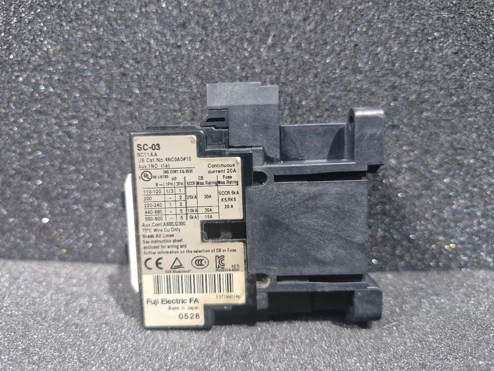 Fuji Electric SC-03. 마그넷 접촉기. 2개 이미지