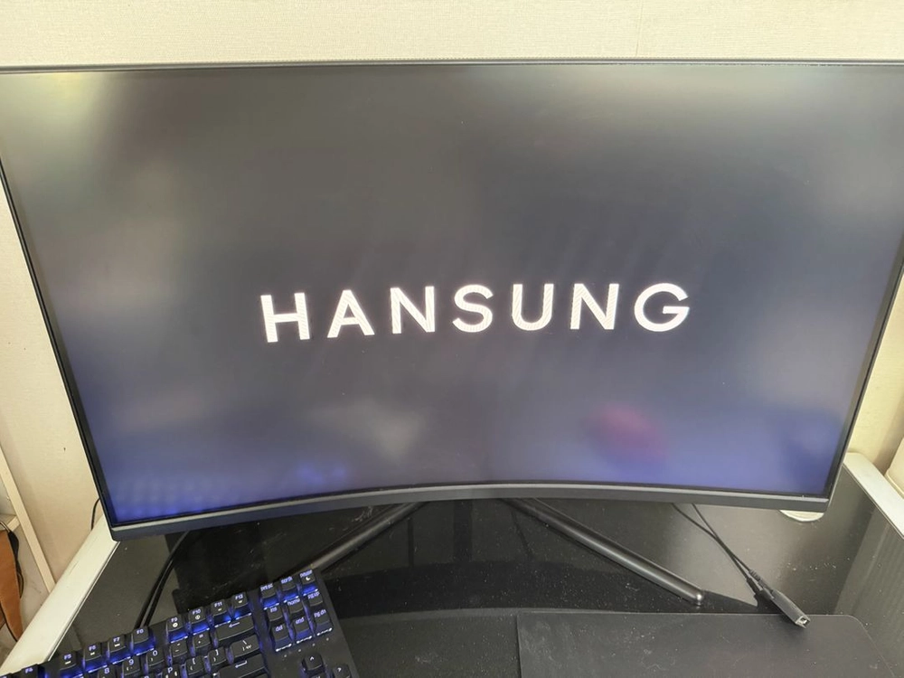 RTX 4060 Ti / i5-12400F 게이밍PC 풀세트 32GB + 32인치 165Hz 이미지