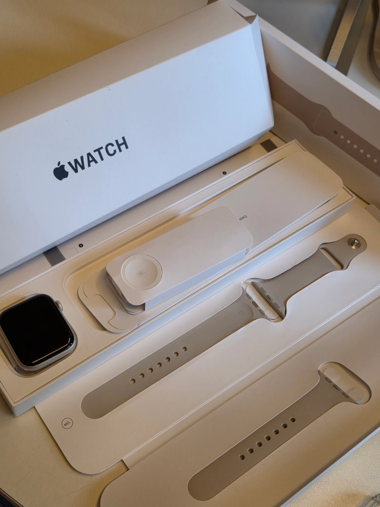 애플워치se2 44mm GPS 스타라이트 이미지