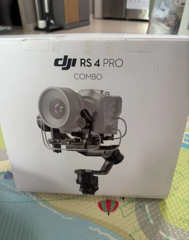민트급) DJI RS4 PRO COMBO 짐벌 실사용 5회미만 - 안심되는 중고거래