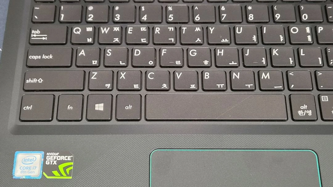 ASUS X560UD i7-8세대 A급 고사양 게이밍 노트북 이미지
