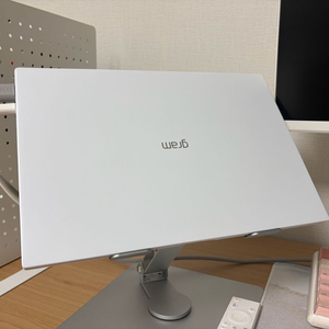 LG 그램 15인치 999g / 배터리 44회 / 풀박스 / 2024년형