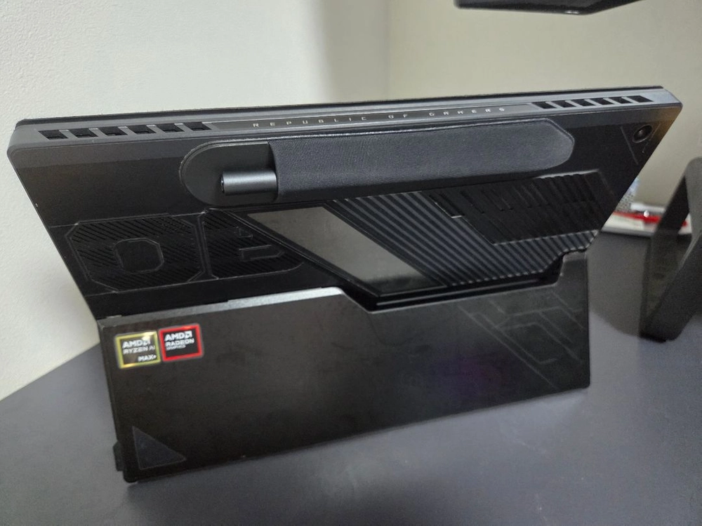 asus rog flow z13 2025 ai max 395 64gb 2tb 이미지