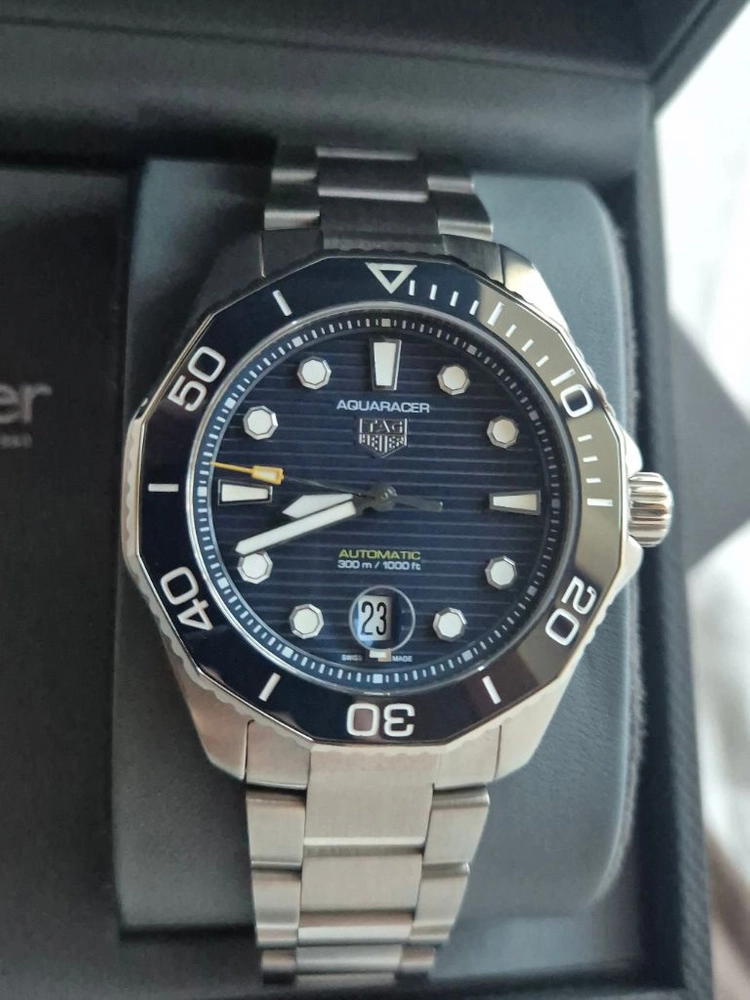 태그호이어 아쿠아레이서 프로패셔널300 세라믹 베젤 블루 43mm 이미지
