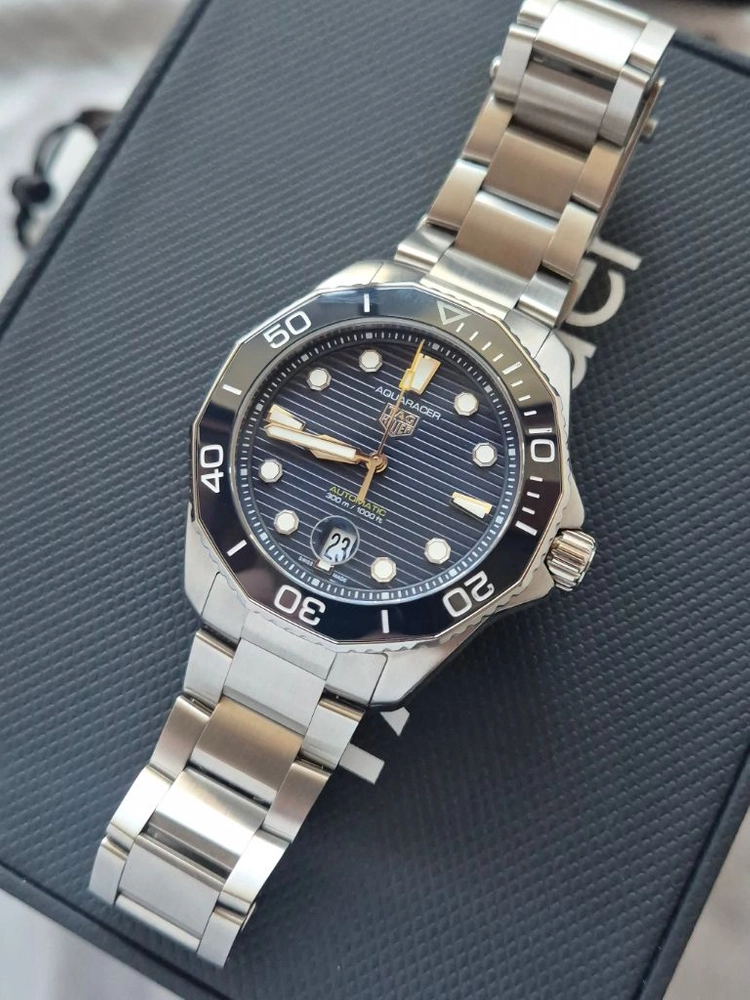 태그호이어 아쿠아레이서 프로패셔널300 세라믹 베젤 블루 43mm 이미지