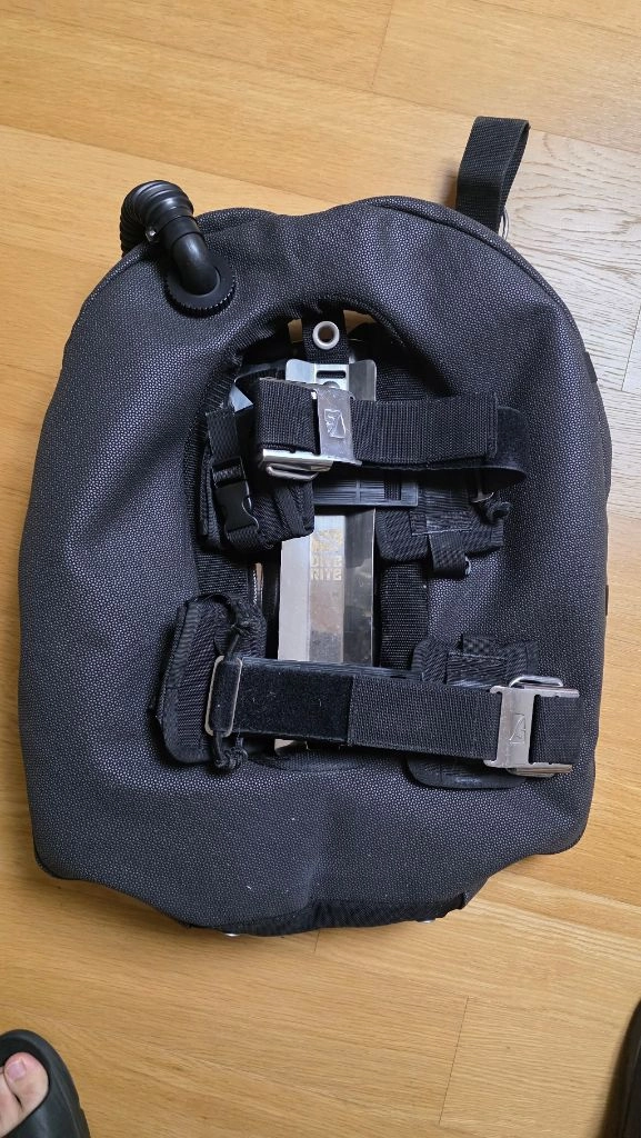 다이브라이트 BCD+호흡기 이미지