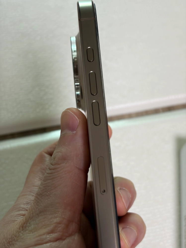 아이폰16pro 256gb 데저트티타늄 s급 이미지