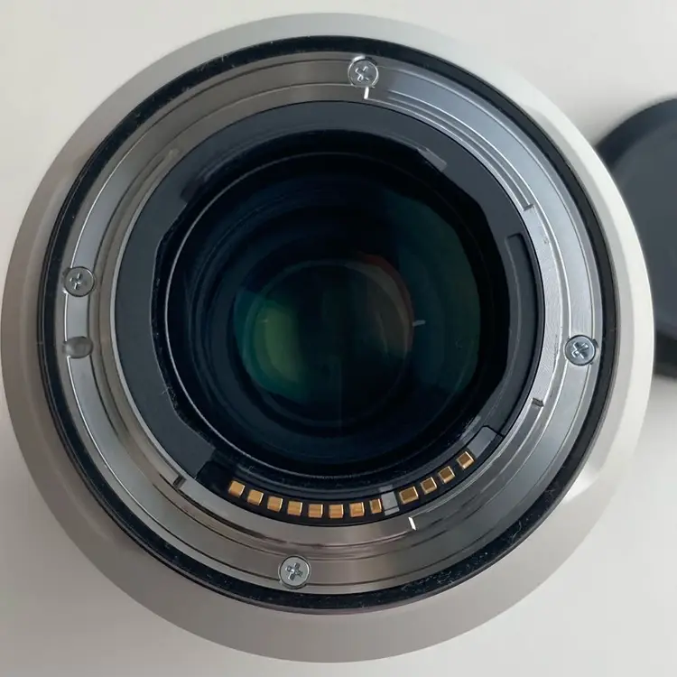 캐논 RF 70-200mm F2.8 망원렌즈 이미지