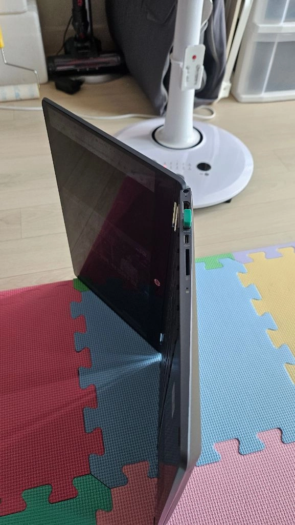 2-in-1 컨버터블 노트북 이미지