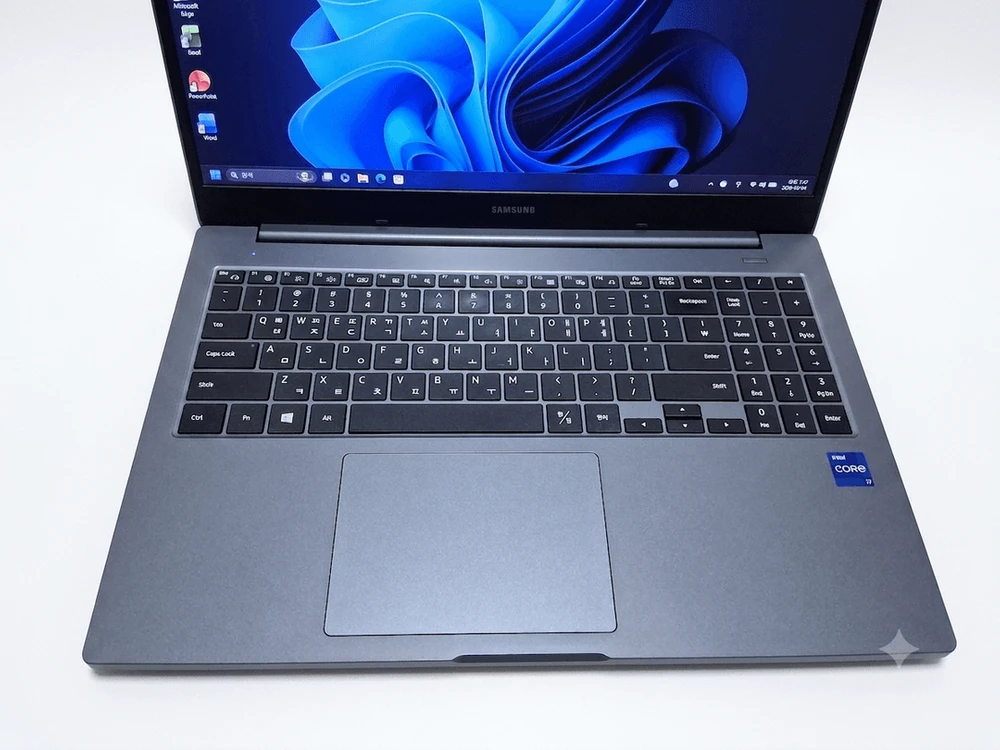 삼성 NT551XDA 인텔 i7 16GB SSD250GB WIN11 사무용 인강용 노트북 이미지