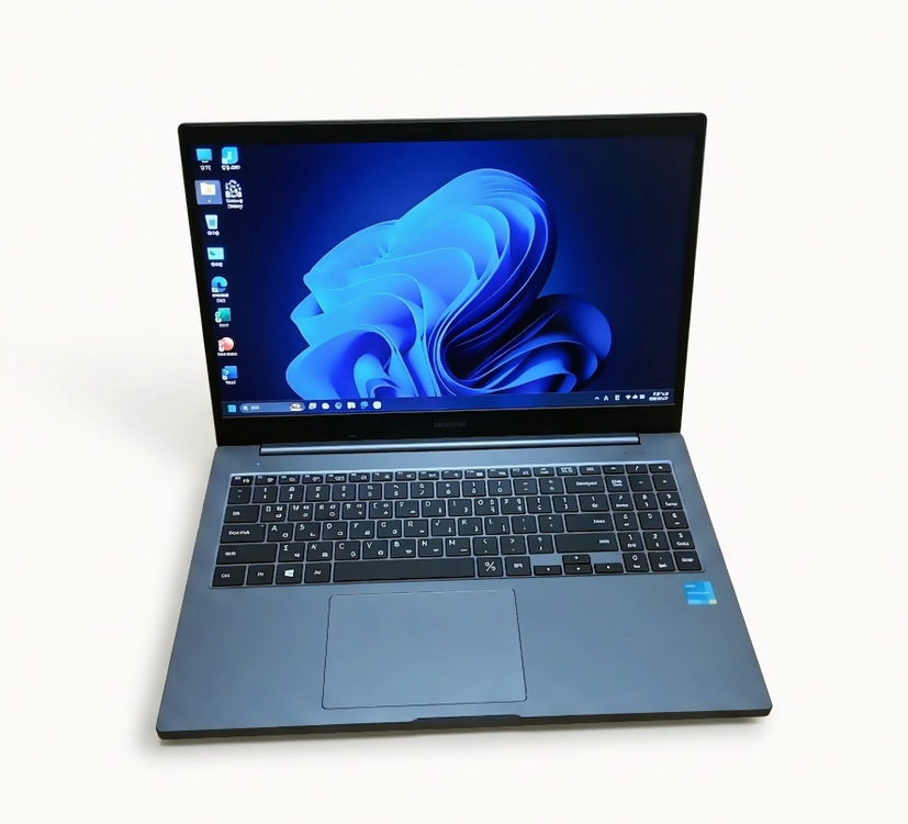 삼성 NT550XDA 펜티엄 골드 7505 램 16GB SSD 250GB 사무용 노트북 이미지