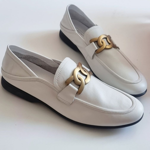 토즈(Tods) 케이트 체인 레더 로퍼 이미지