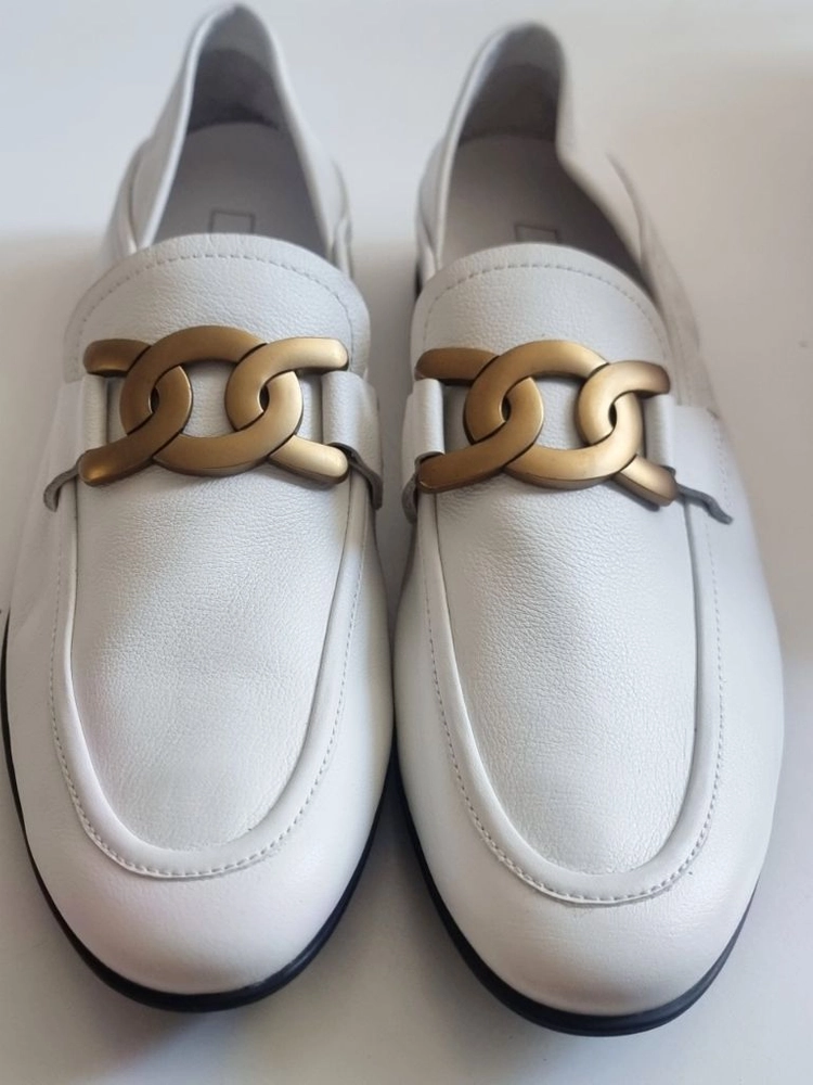 토즈(Tods) 케이트 체인 레더 로퍼 이미지