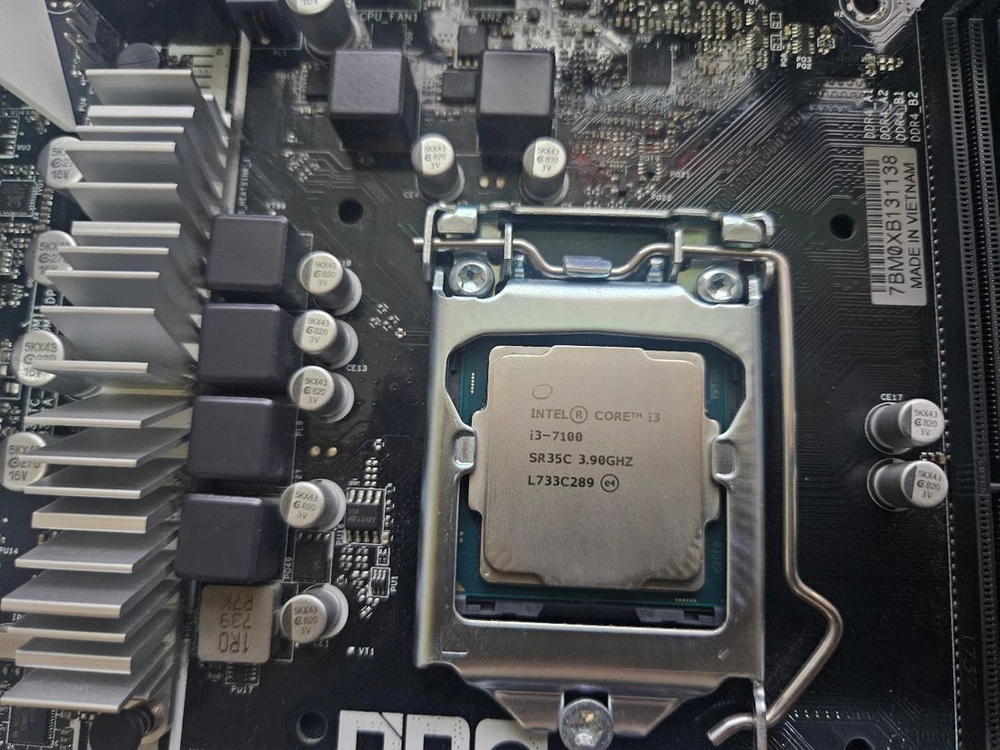 B250M pro4 메인보드 + CPU i3-7100 이미지