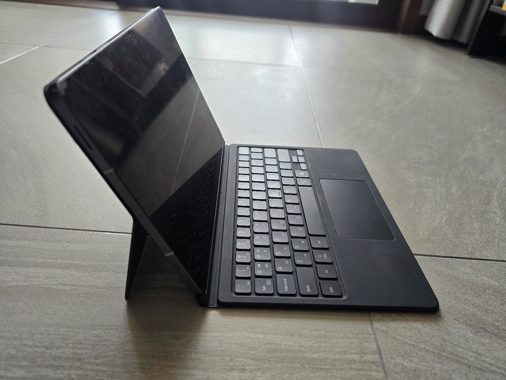 갤럭시탭 S9 FE, S10 FE 북커버 ai 키보드 이미지