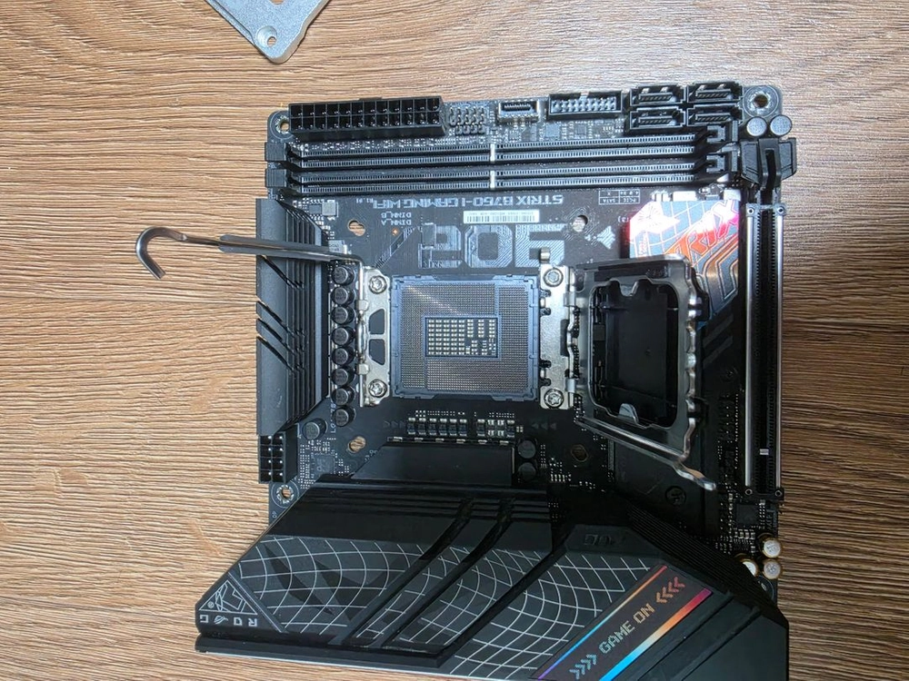 ASUS ROG STRIX B760I 이미지