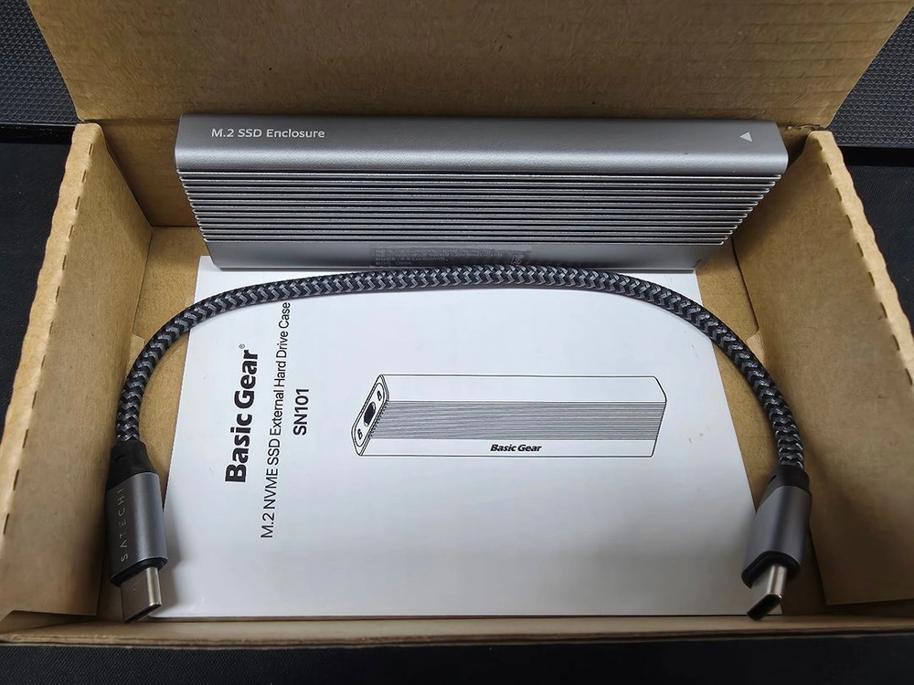 베이직기어 M.2 NVMe/SATA SSD 외장케이스 (SN101) 이미지