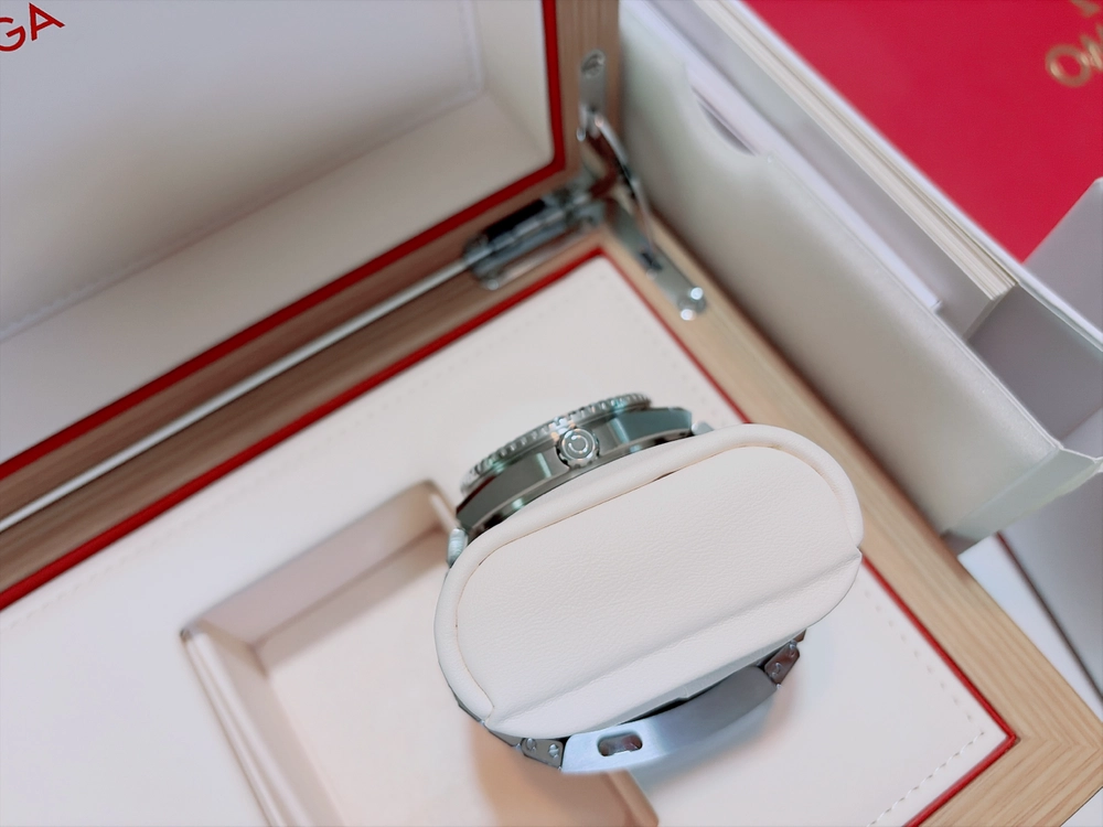 오메가 씨마스터 플래닛오션 42mm 신형 이미지
