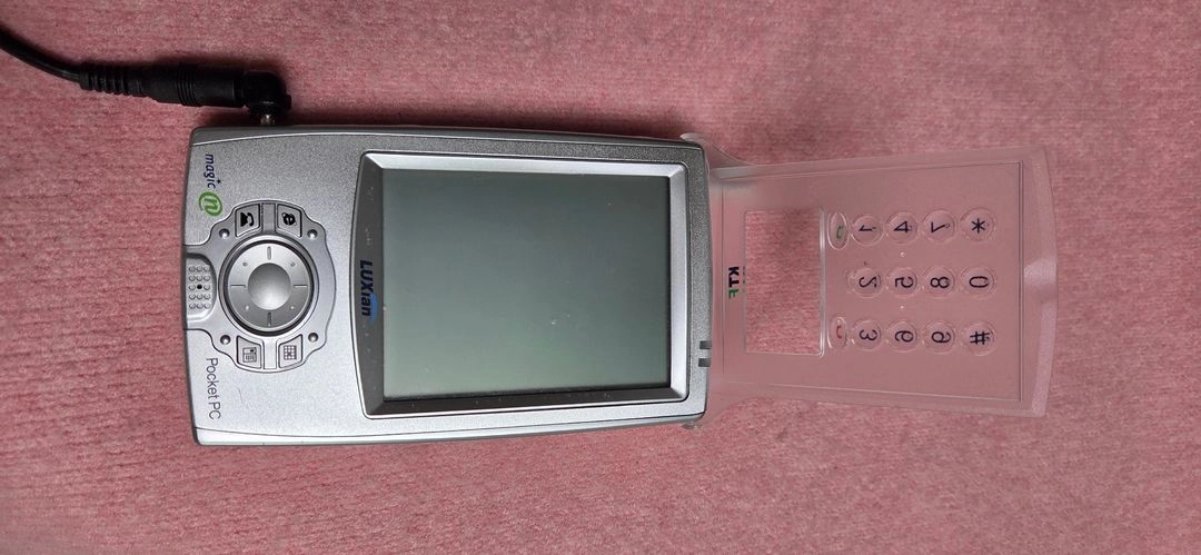럭시앙LUXian UBIQ-2500 PDA 포켓PC 폰 이미지