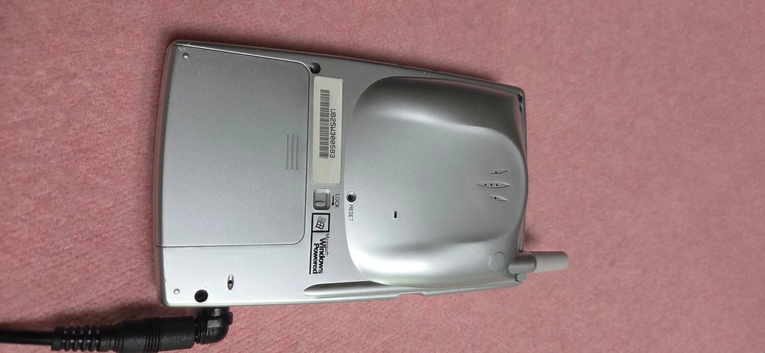 럭시앙LUXian UBIQ-2500 PDA 포켓PC 폰 이미지