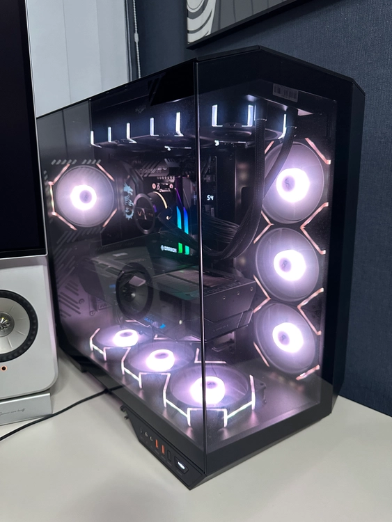 9950X3D / X870E / RTX5080 / G.SKILL 64GB / 데스크탑 팔아요 - 안심되는 중고거래