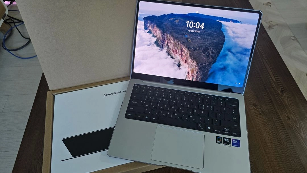 삼성 갤럭시북6 프로 14인치 NT940XJG-KL72S 판매합니다. 이미지