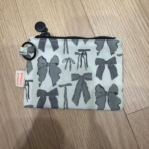 프레젠트프로젝트 그레이리본 미니키링 이미지