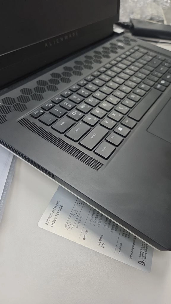 dell 에일리언웨어 x17 R2 게이밍 노트북 (64gb 4tb i7 12700H 3070ti) 이미지