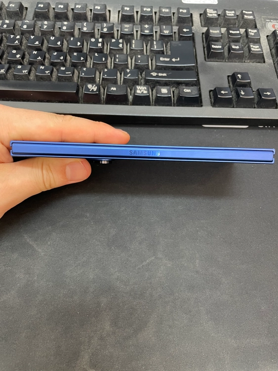 갤럭시Z폴드7 블루 256GB 무잔상 상태좋은 중고127만6천팝니다 이미지