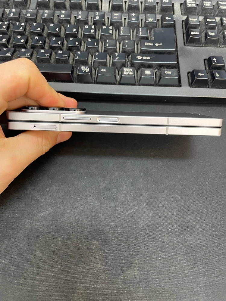 갤럭시Z폴드6 실버 512GB 무잔상 상태좋은 중고87만팝니다 이미지