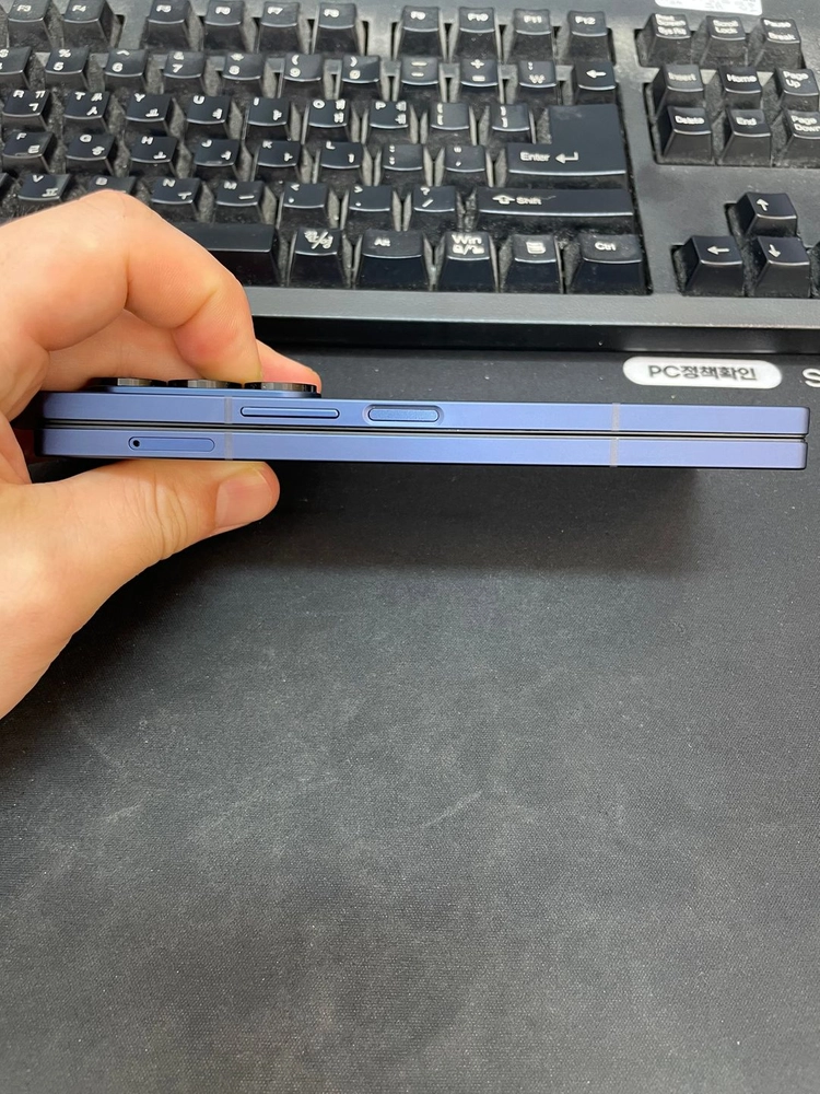 갤럭시Z폴드6 네이비 512GB 무잔상 상태좋은 중고87만팝니다 이미지