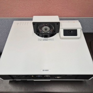 엡손 초단초점 레이저 빔프로젝터 EB-1485fi 5000안시 wuxga 이미지