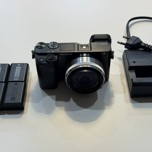 소니 A6000 미러리스 카메라 블랙 색상 +16mm