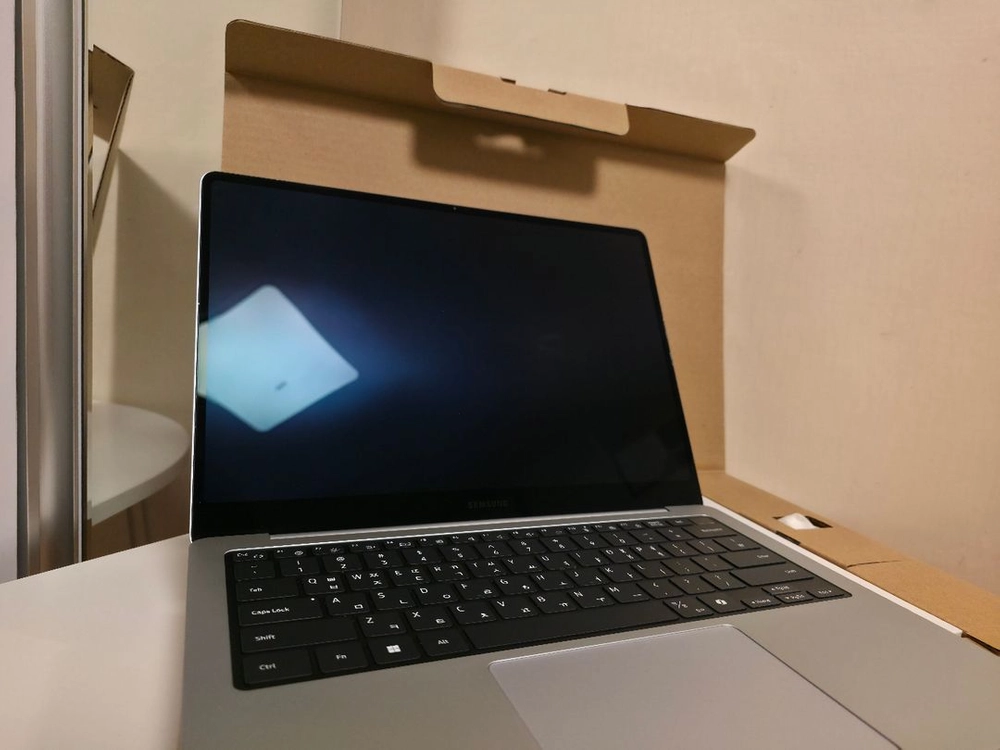 갤럭시북6 프로 14인치 32GB / 512GB 실버 이미지