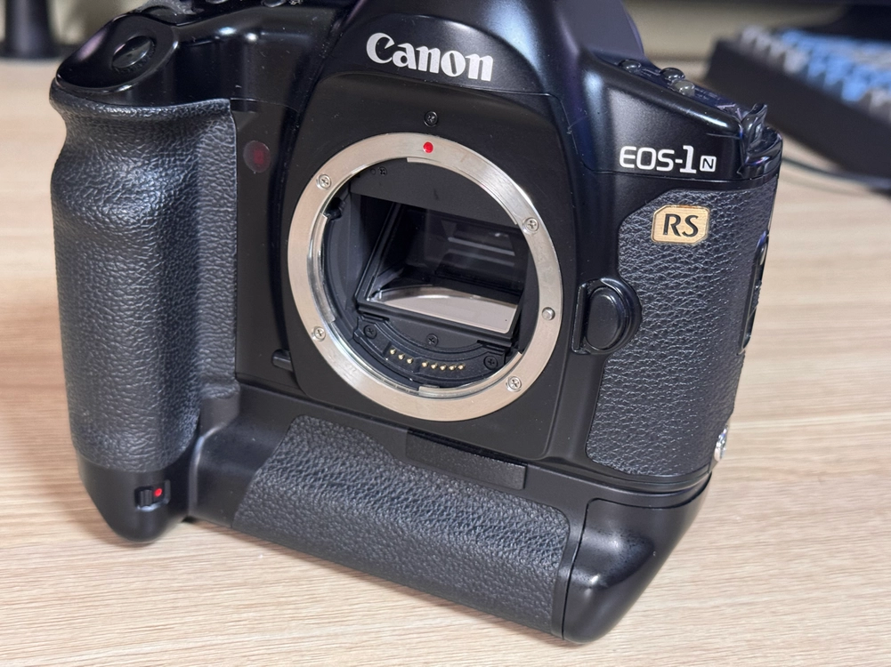 Canon Eos-1N RS 필름카메라 이미지
