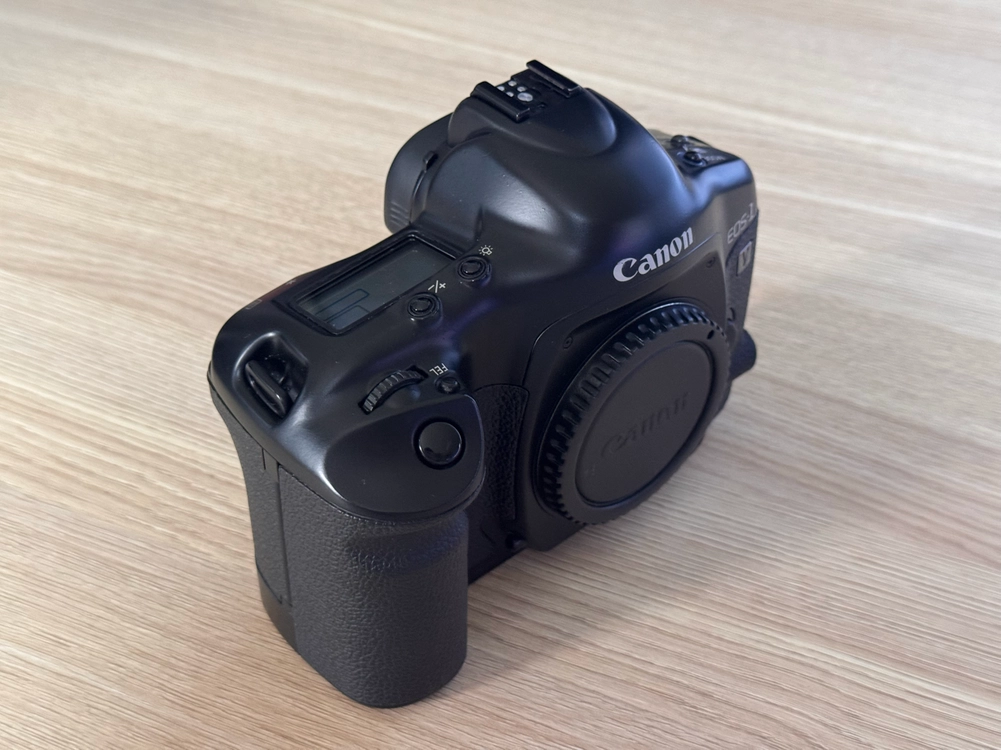 CANON EOS1V 필름카메라 이미지