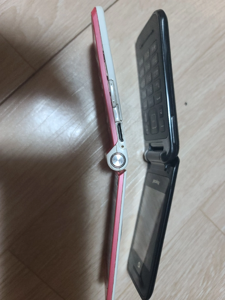삼성 애니콜 폴더폰 2대 이미지